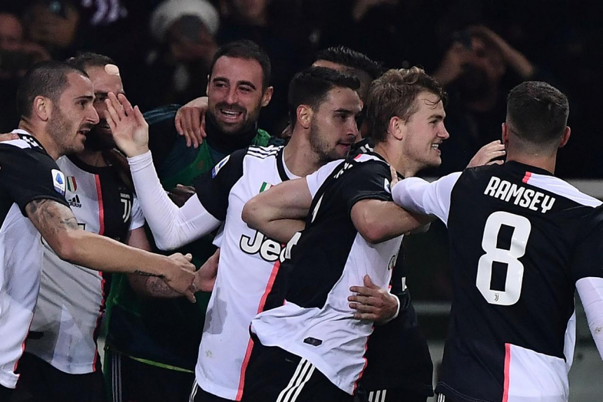 torino_juve_2019_afp.jpg : 19-20 Juventus Home Match worn. #2 DE SCIGLIO