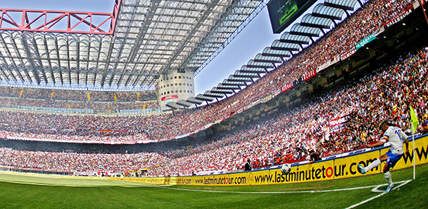 Brescias-Roberto-Baggio-kicks-a-corner.jpg