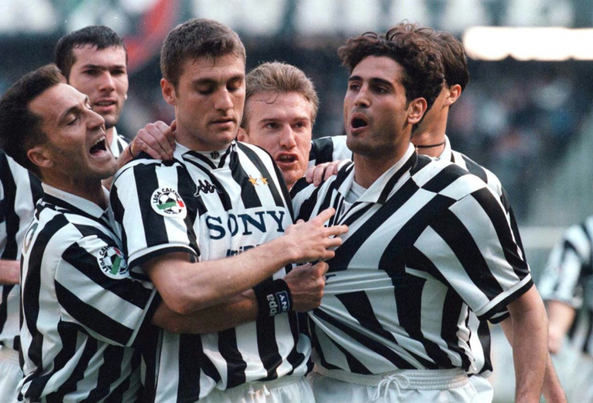 Juventus_FC_1996-97_-_Di_Livio,_Zidane,_Vieri,_Deschamps,_Amoruso.jpg
