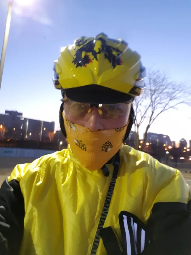 1517022869880.jpg : 이런 날씨에 자전거 타는 정신나간 놈이...