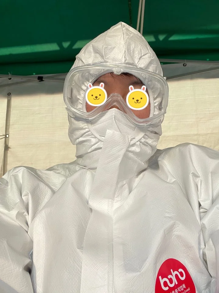 DB8FD8A6-5929-49B1-9FBC-AE977F70288A.jpeg : 1225 현직 임시선별검사소 근무중입니다