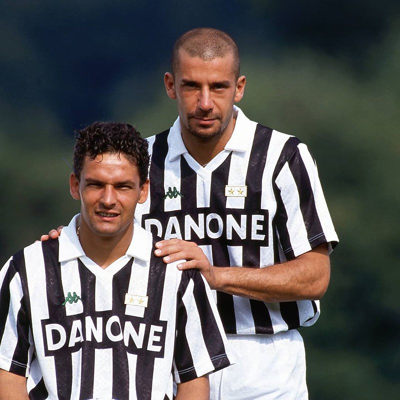 800px-Roberto_Baggio,_Gianluca_Vialli_-_Juventus_FC_1992-93.jpg