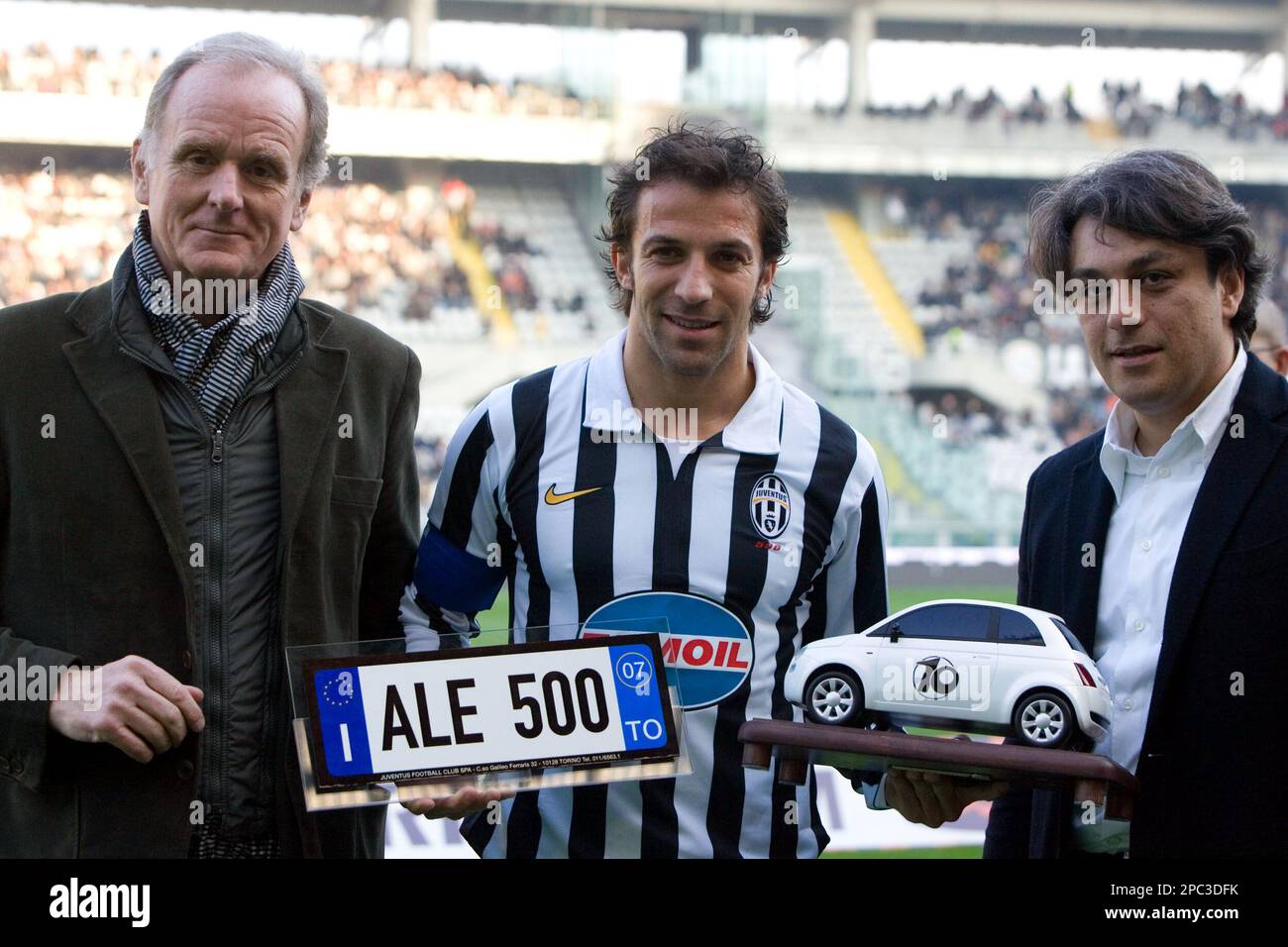 juventus-alessandro-del-piero-center-receives-a-model-of-the-new-fiat-500-car-from-fiat-marketing-director-luca-de-meo-righ.jpg
