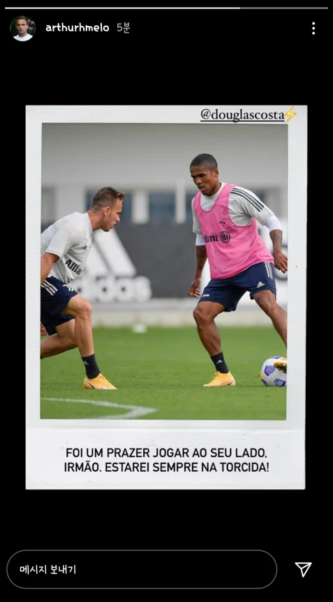 20201006_003258.jpg : 코스타에게 작별 인사를 보낸 아르투르 멜루