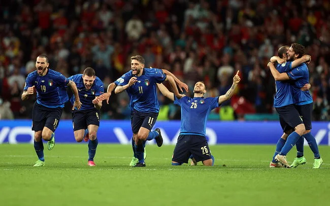 mania-done-20210709162615_voyfiumv.jpg : 유로보니까 우리 캡틴께서 로카텔리 아끼는거 같던데..