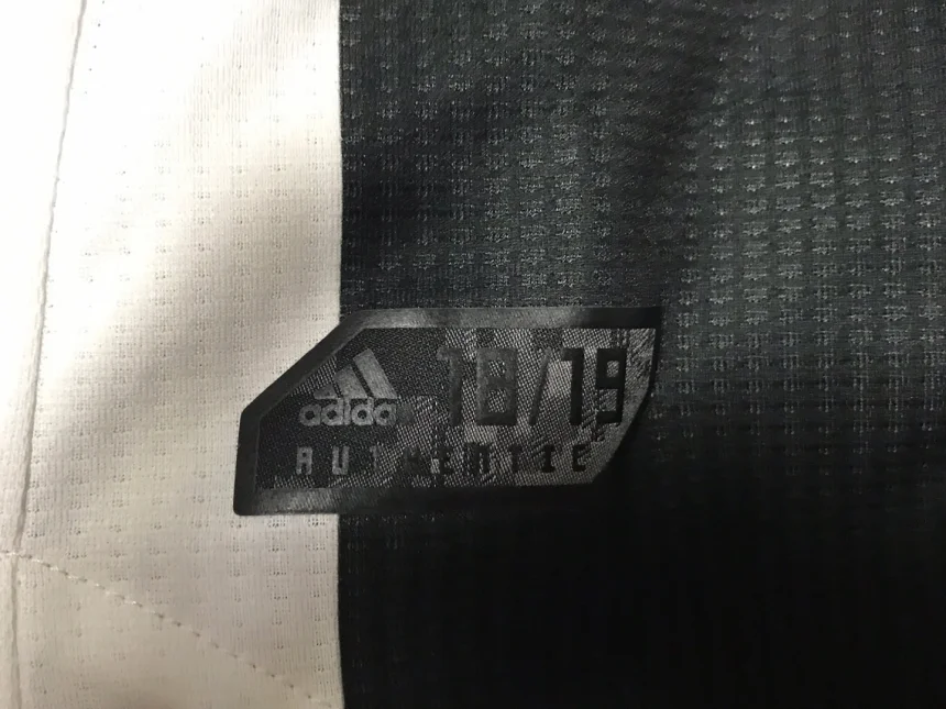 FC638C22-267F-4C61-AE6F-2BE55E1CF139.jpeg : 18/19 홈 어센틱 상하의 세트(정품) 호날두