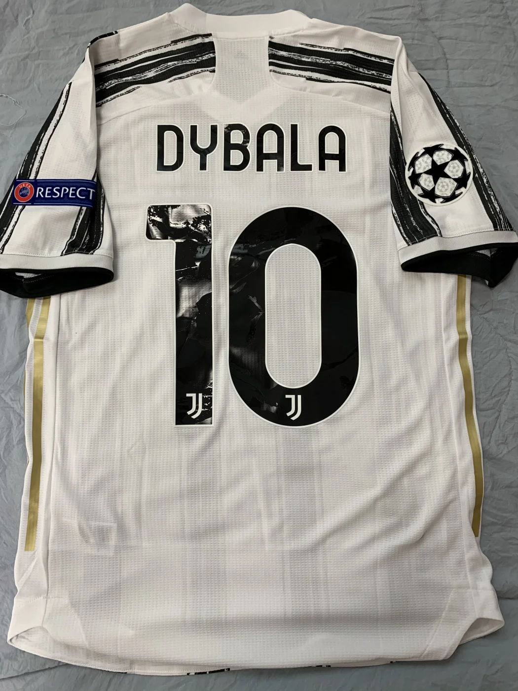 CADA3E0F-A450-4DAC-A118-B9577A2945EF.jpeg : (완료)20-21 디발라 어센틱 챔스버젼 판매합니다