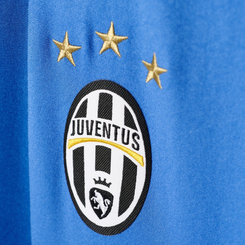 2016-17-Juventus-Away-Shirt-Adidas-00003.jpeg